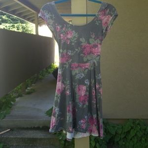 CUTE cutout floral dress